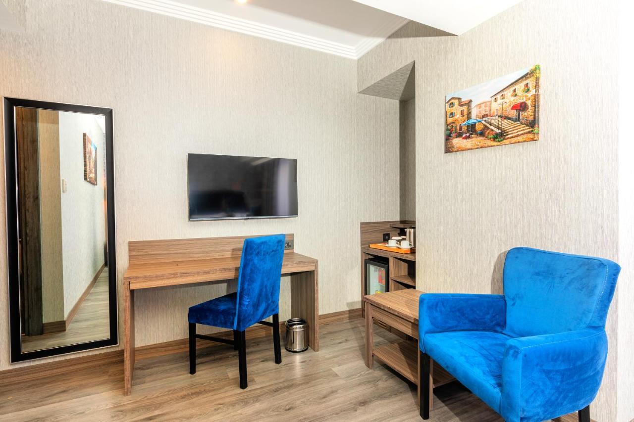 Demiray Hotel Old City 伊斯坦布尔 外观 照片 A room at the hotel