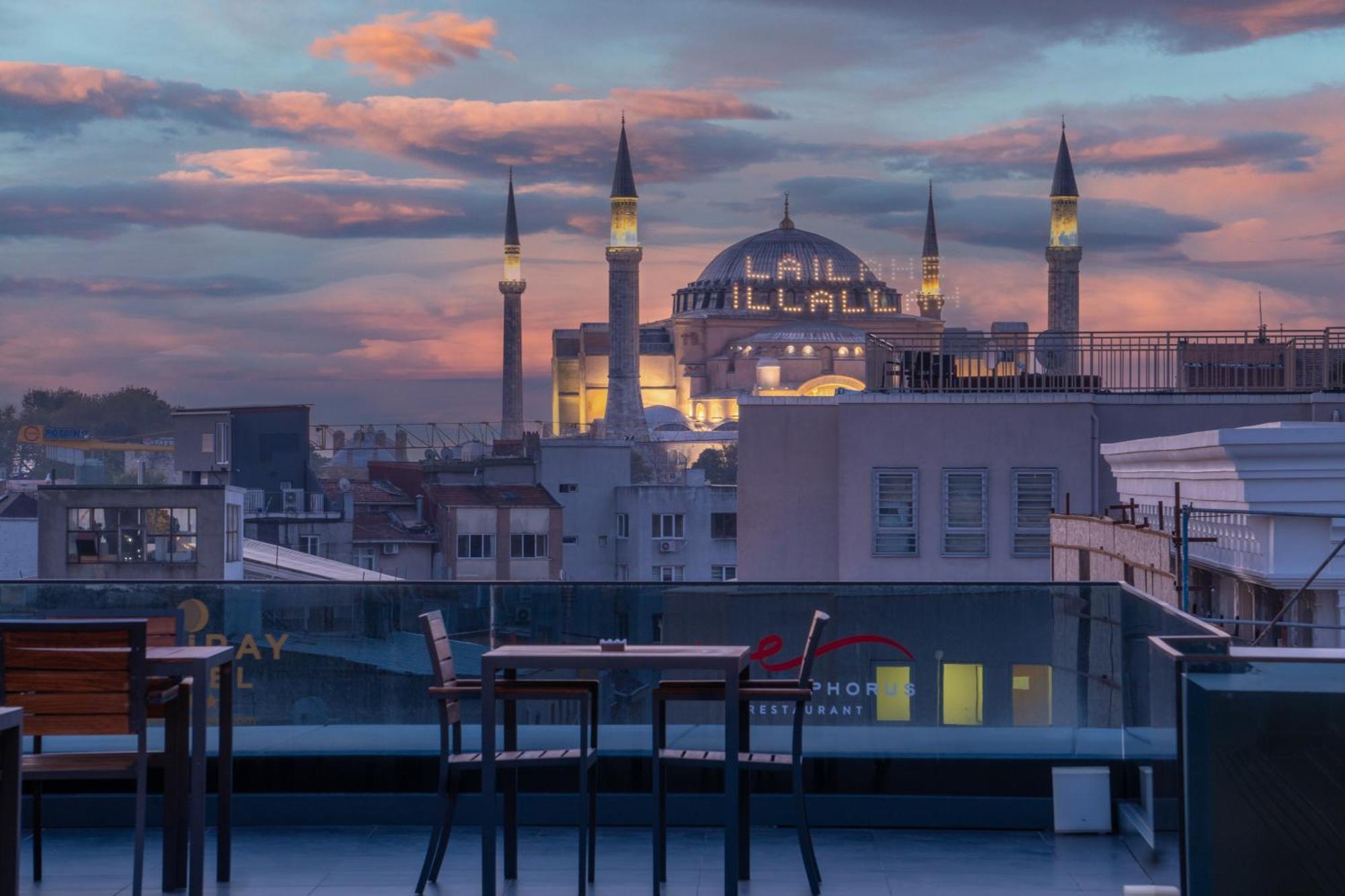 Demiray Hotel Old City 伊斯坦布尔 外观 照片 The view of the Hagia Sophia from the hotel
